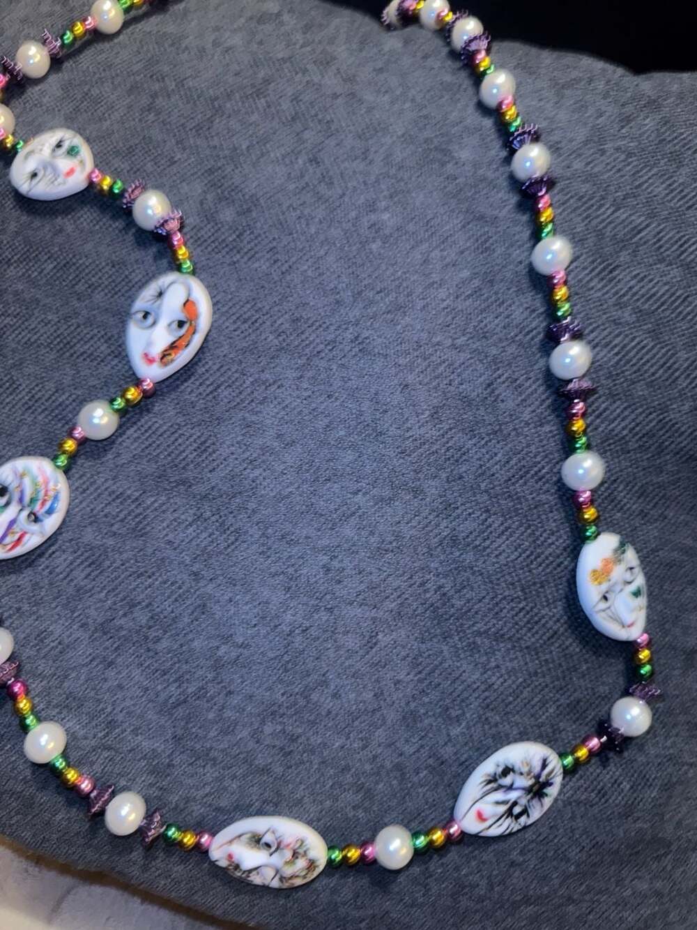 Vintage Hand Painted Mardi Gras Mask Face Bead Necklace